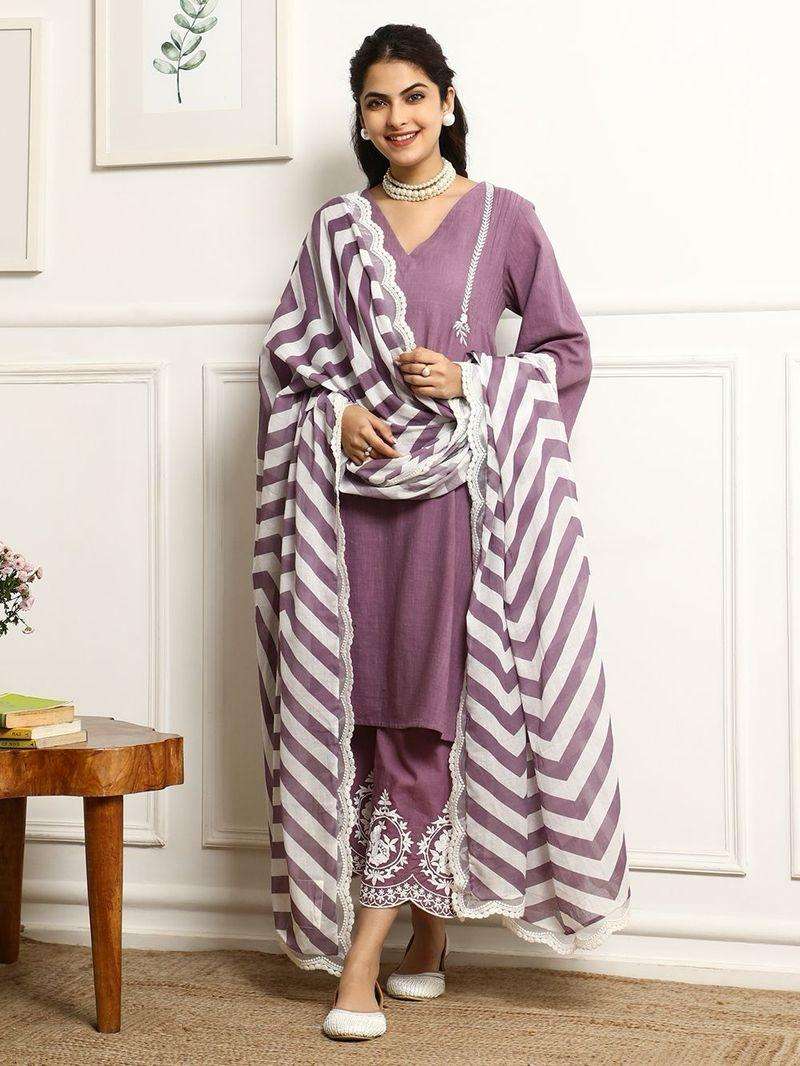 Fresh & Floral ? XXL Cotton Dress with Stunning Embroidery & Prints(M) - Image 4